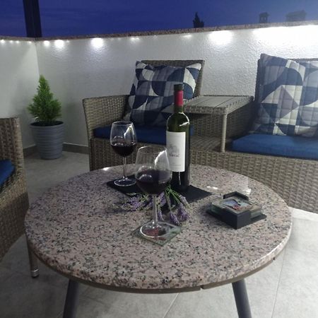 Studio Apartman Sky Ровин Екстериор снимка