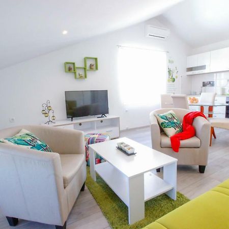 Studio Apartman Sky Ровин Екстериор снимка
